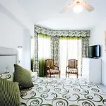 Fabulous New 2 Bedroom In Адехе