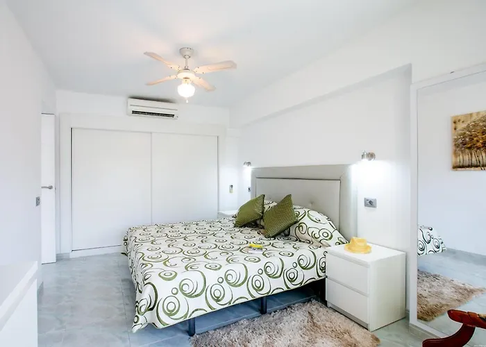 Fabulous New 2 Bedroom In アデヘ